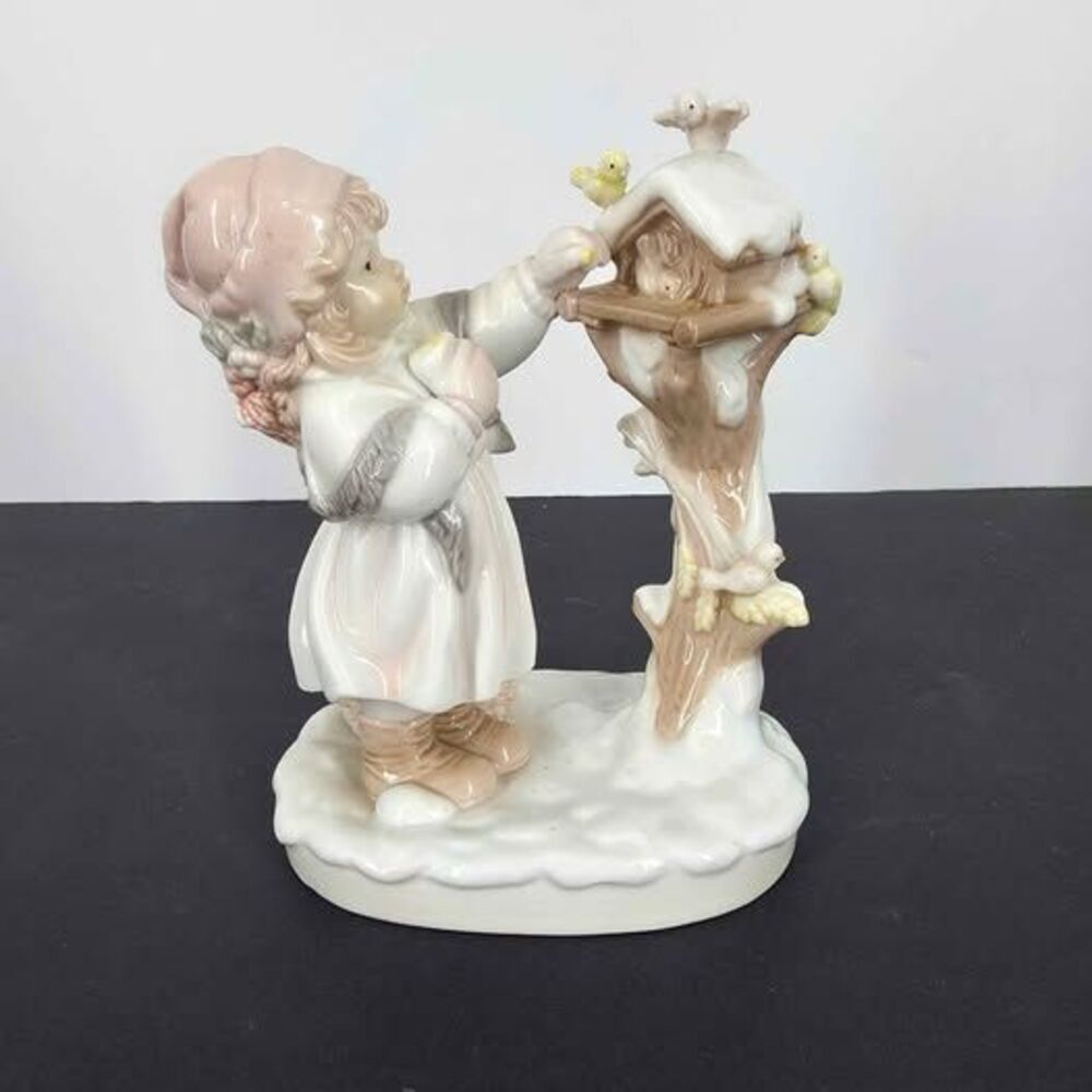 Dolfi Italy Lisi Martin Winter Girl Birdhouse Porcelain Figurine Pastel Medium